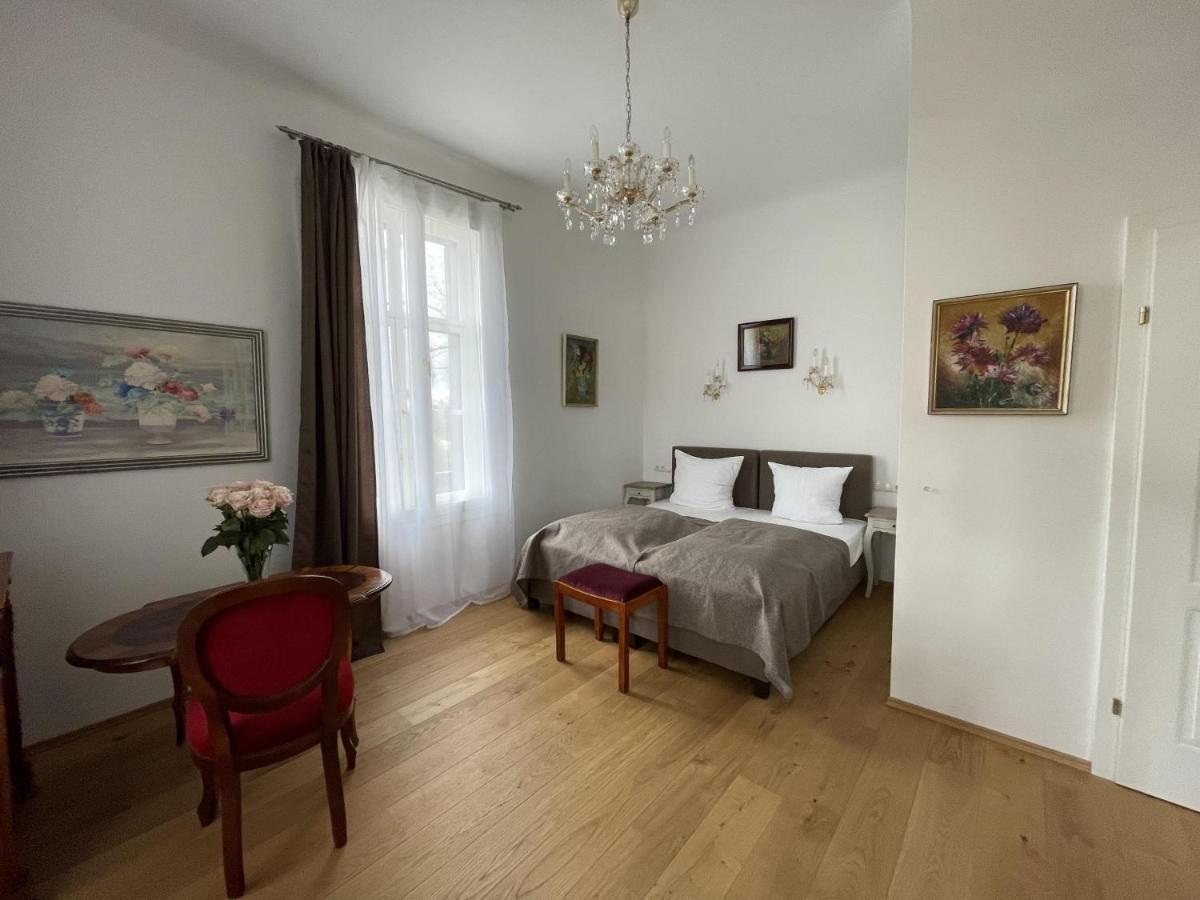 Villa Musik - Historical Apartments In بادن المظهر الخارجي الصورة