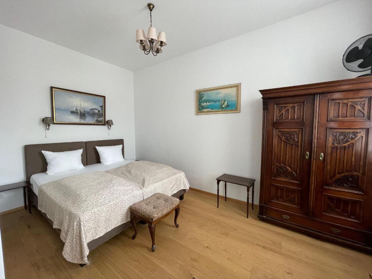 Villa Musik - Historical Apartments In بادن المظهر الخارجي الصورة